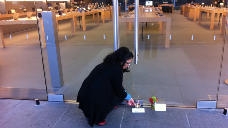 Illustration for article titled Apple's Glass Stores: A Danger to Birds and Old Ladies? (UPDATED)